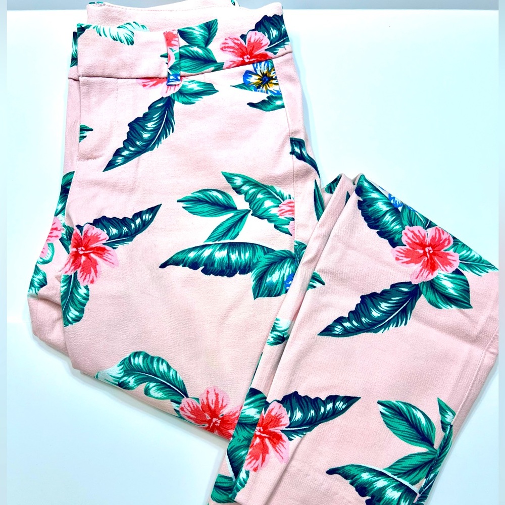 OLD NAVY LIGHT PINK DESIGN PRINT WOMEN’S PIXIE PANT